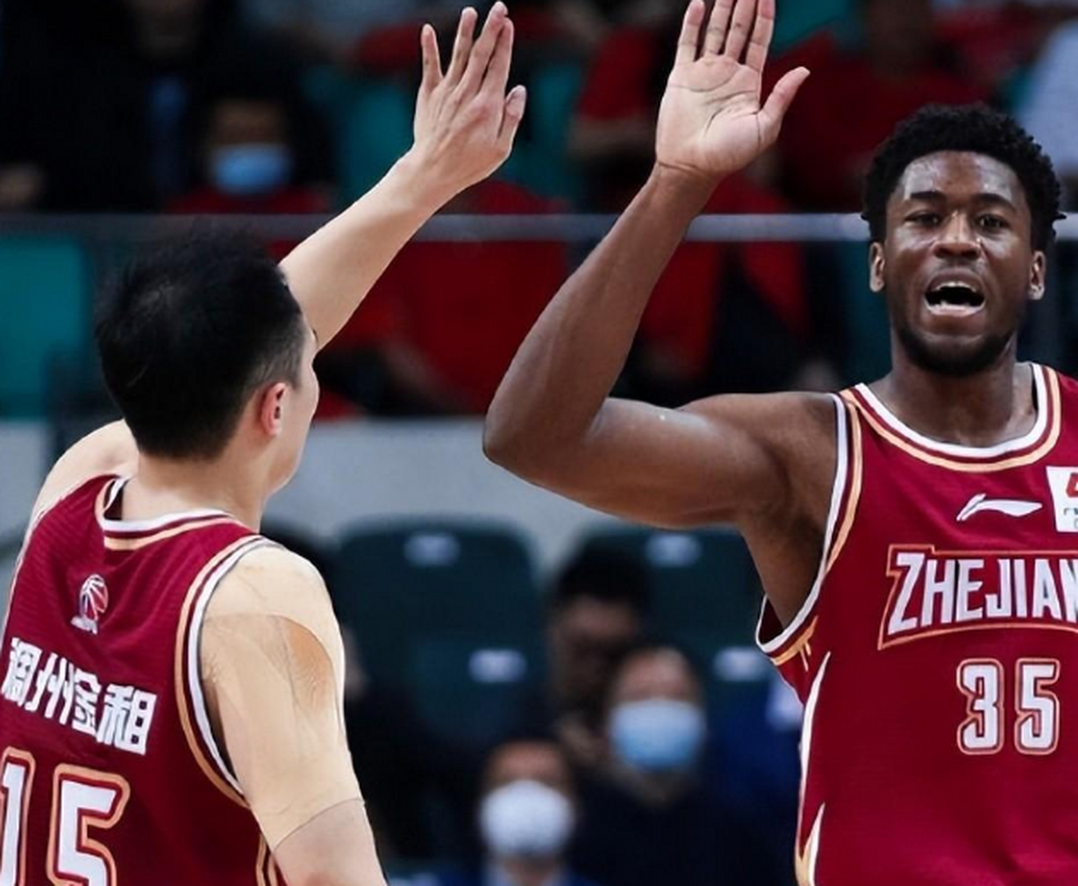 金年会官方在线入口包含浙江稠州发布备战花絮，集结日队长鼓劲，CBA季后赛任务艰巨，阵容厚度经受考验的词条